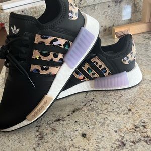 Adidas NMD R1 Sneakers